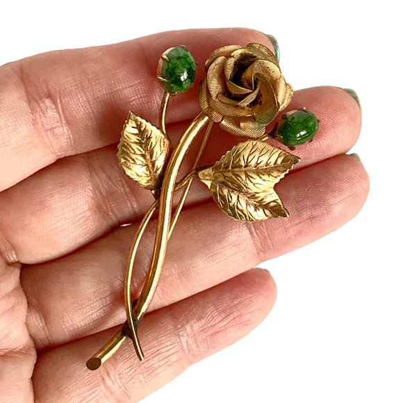 1940s Winard 12K GF Rose Flower Green Glass Stones Brooch Gold Tone 2.5in - Picture 2 of 13